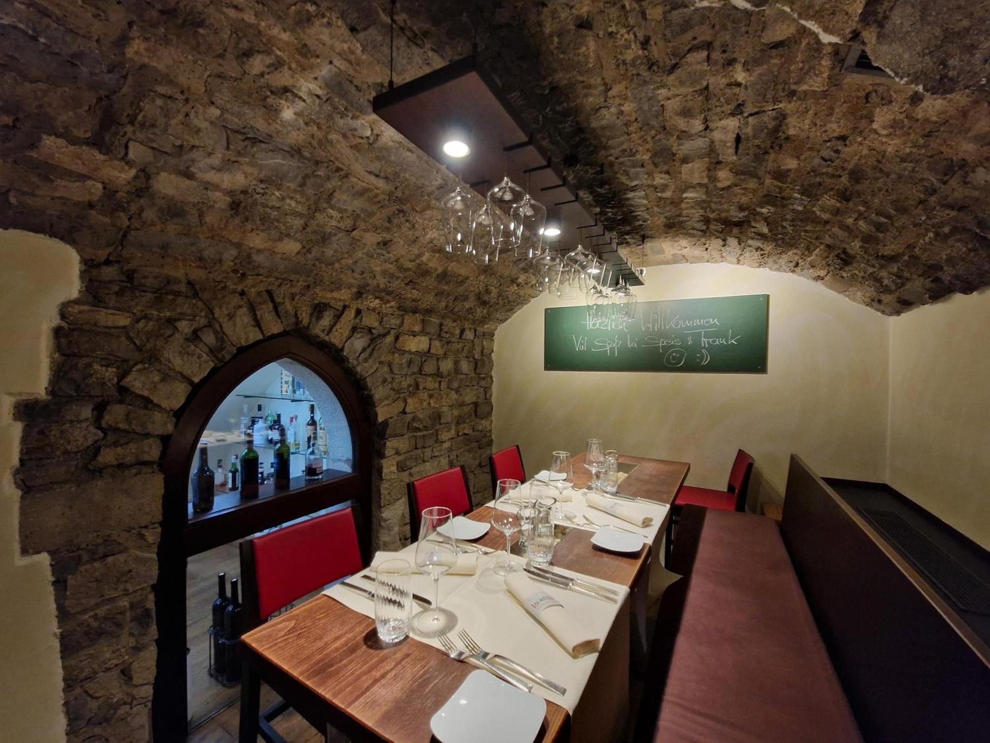 Laurentius Boutique-Hotel & Restaurant Вайкерсхайм Экстерьер фото