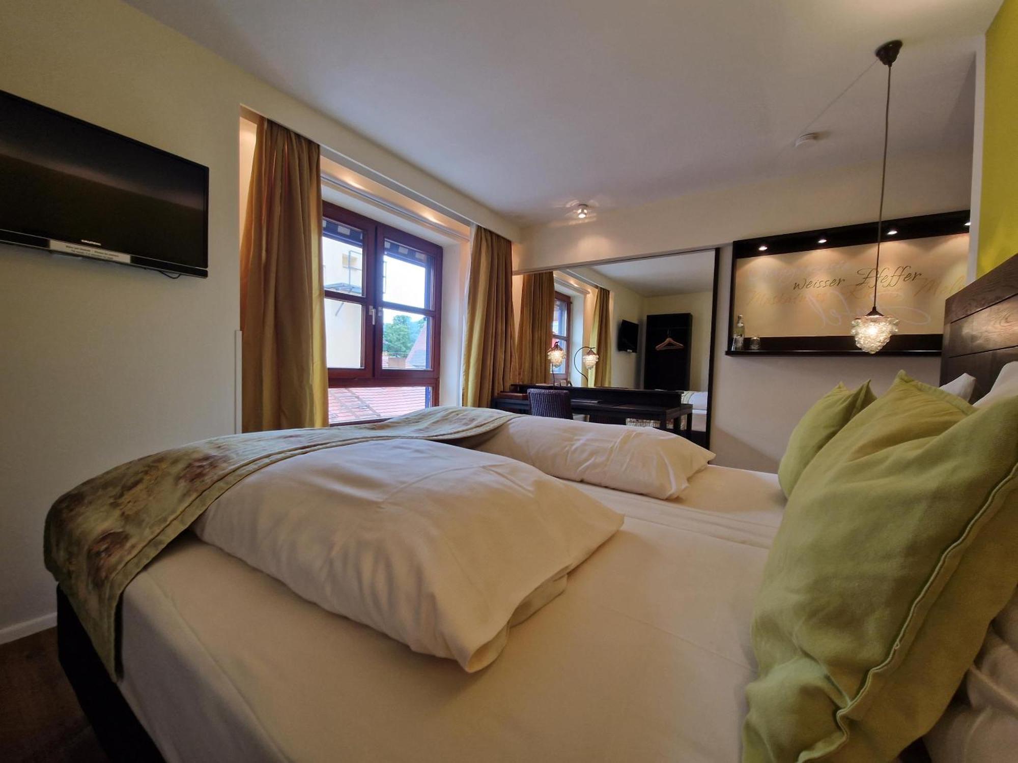 Laurentius Boutique-Hotel & Restaurant Вайкерсхайм Экстерьер фото